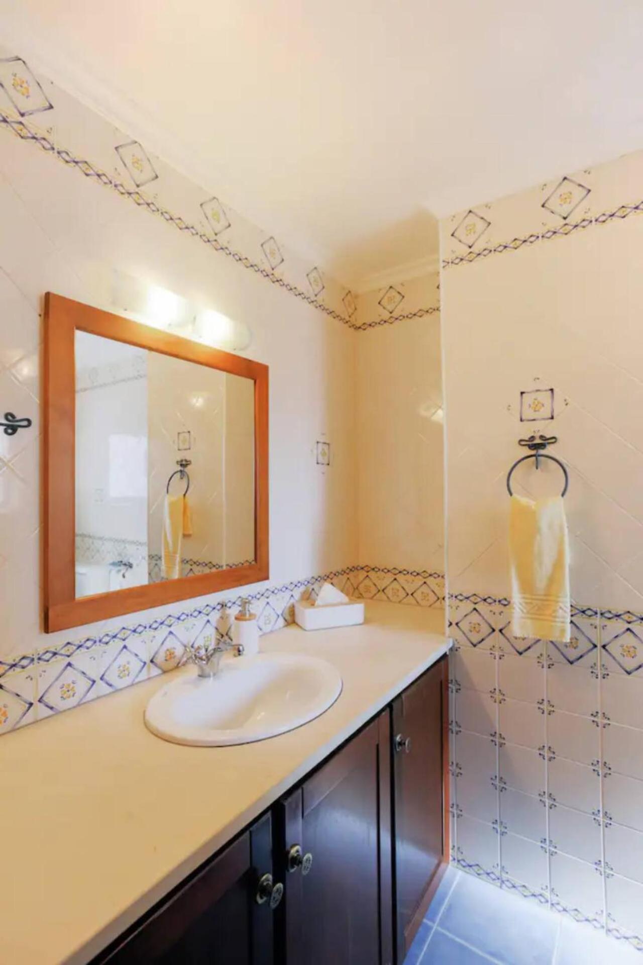 R3 - Guesthouse Travessa Da Arieira Aguda (Leiria) Bagian luar foto