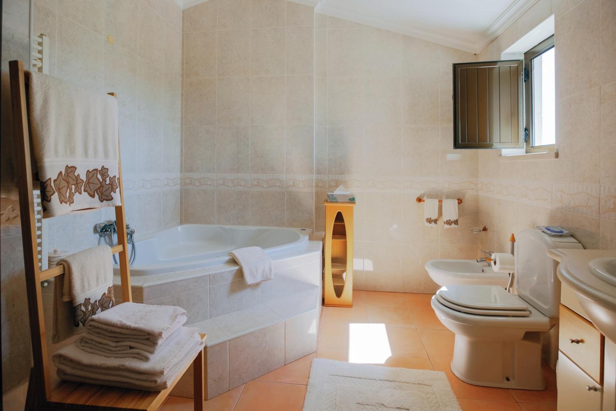 R3 - Guesthouse Travessa Da Arieira Aguda (Leiria) Bagian luar foto